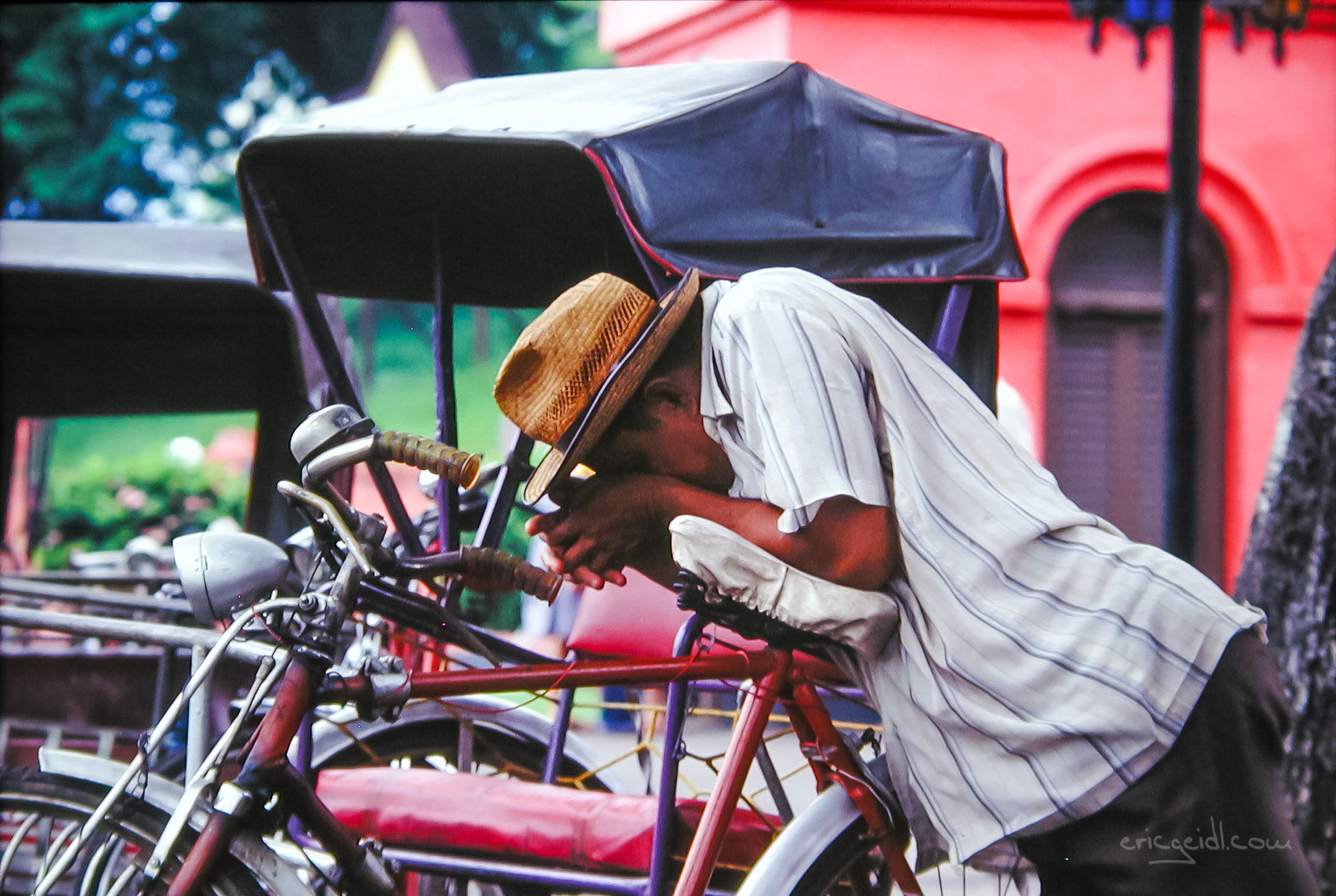 Malaysia,-Rikshawfahrer,-Malacca,_.jpg